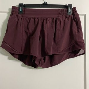 Lululemon 4” hotty hot short